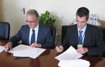 Firma del acuerdo.